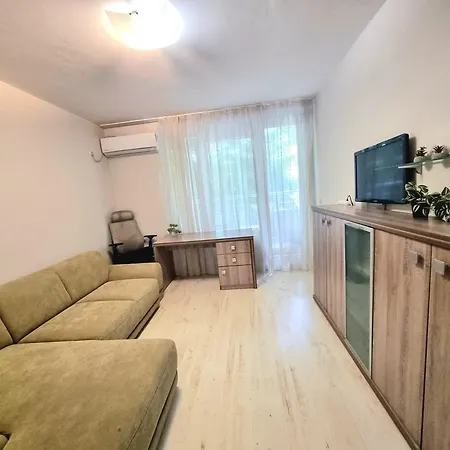 Relax Апартамент Бургас